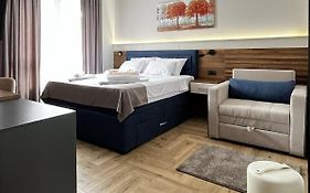 Caka Luxury Rooms & Restaurant